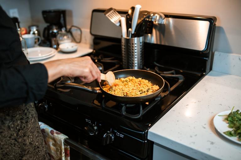 Cooking rice in a skillet